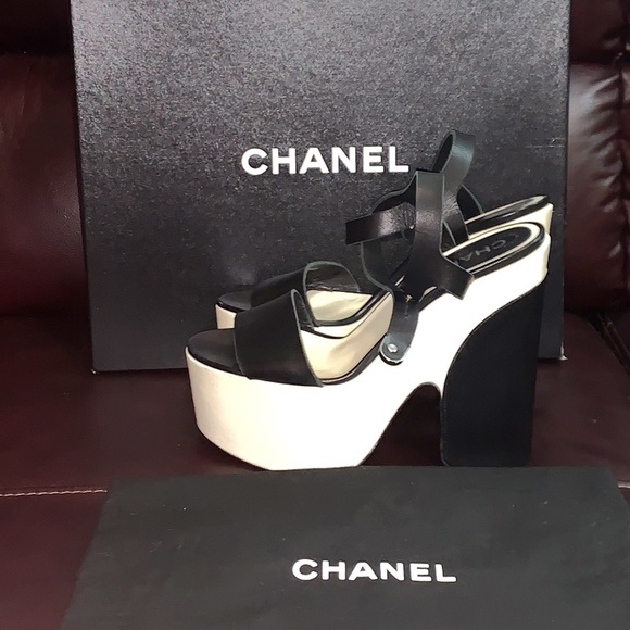 💯 💔 CHANEL PLATFORM - Picture 2 of 8